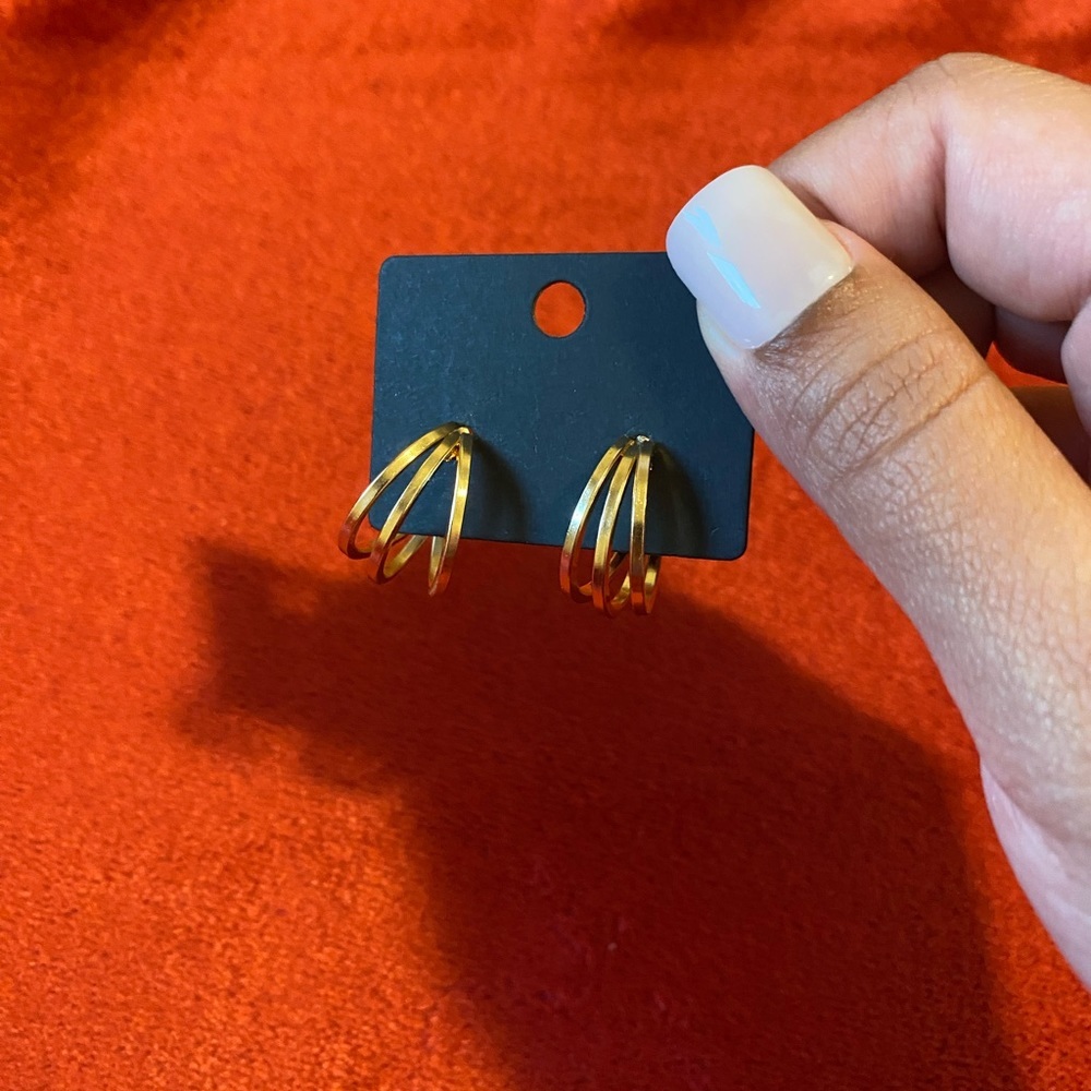 🌷$2 Bundle Add-on ~ Gold Tone 3 Three Layer Hoop Earrings